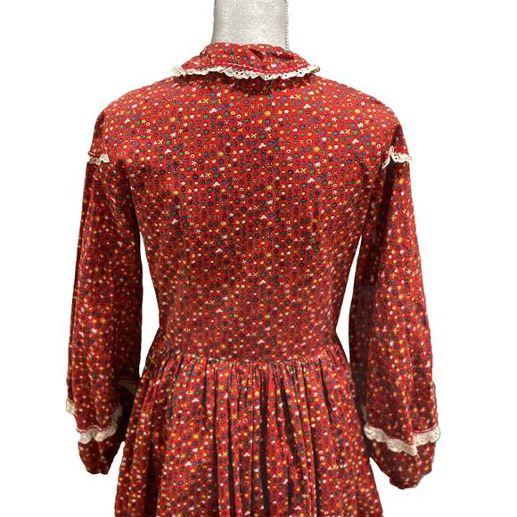VTG Handmade Prairie Maxi Dress Red Calico Tiered + Bonnet Long Sleeve Sz Small - Picture 9 of 15